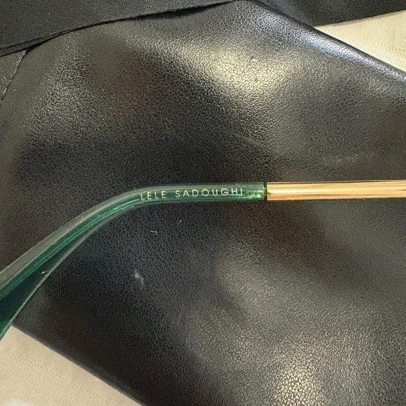 NWOT Lele Sadoughi Gold Rim Flower Sunglasses - Picture 3 of 3